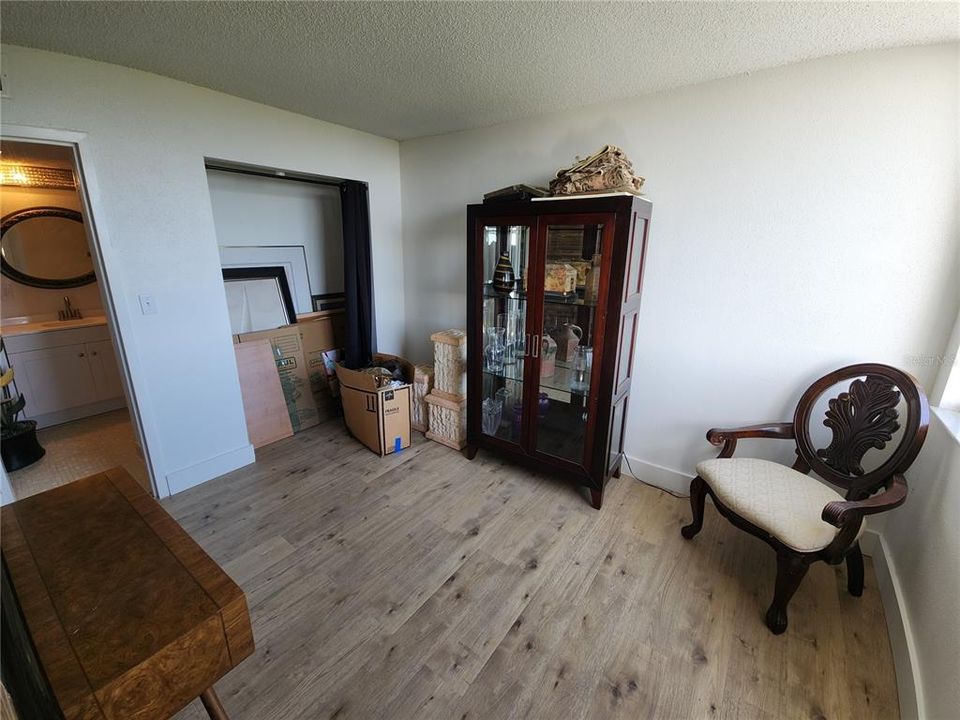 待售: $170,000 (2 贝兹, 2 浴室, 1210 平方英尺)