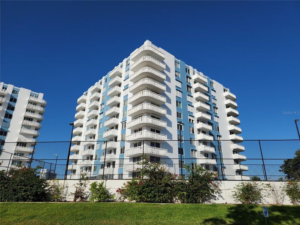 待售: $170,000 (2 贝兹, 2 浴室, 1210 平方英尺)