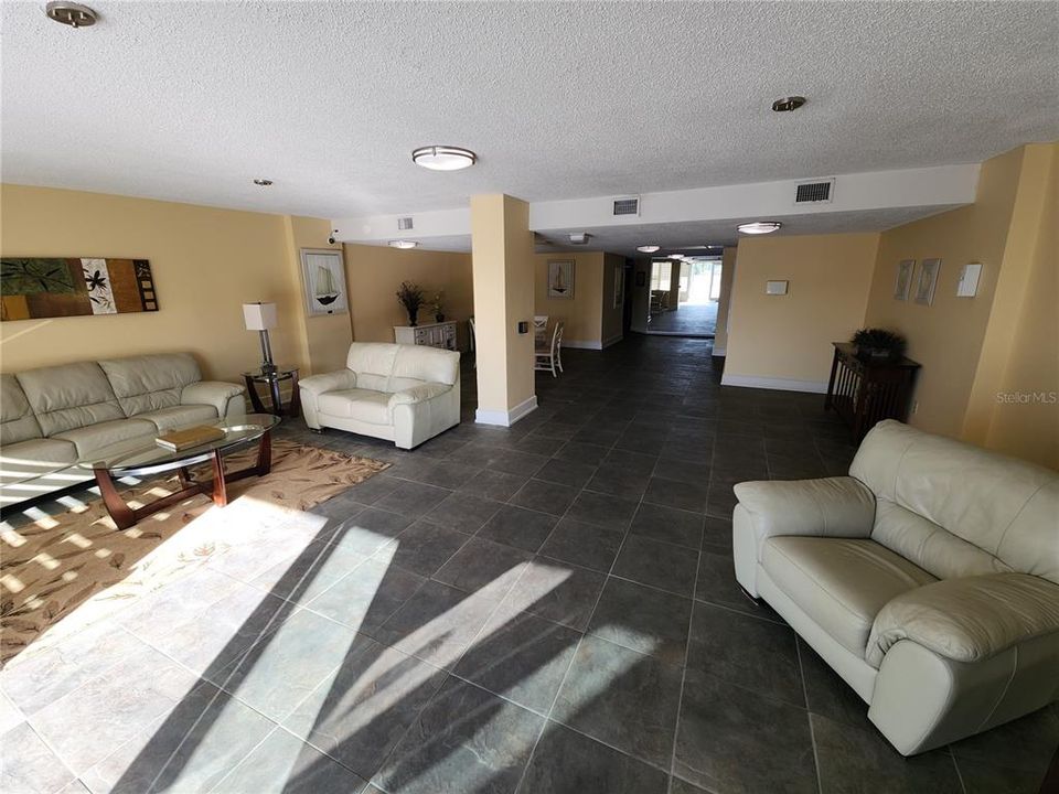 待售: $170,000 (2 贝兹, 2 浴室, 1210 平方英尺)