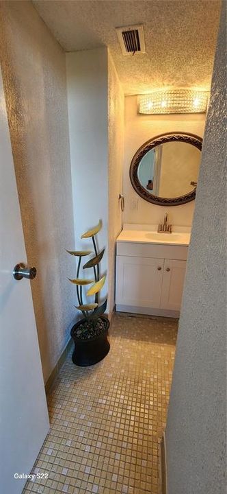 待售: $170,000 (2 贝兹, 2 浴室, 1210 平方英尺)