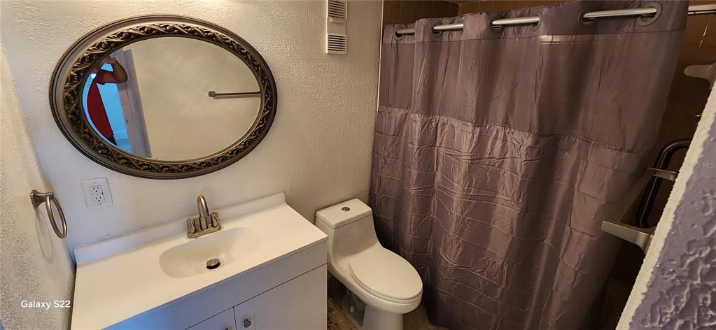 待售: $170,000 (2 贝兹, 2 浴室, 1210 平方英尺)