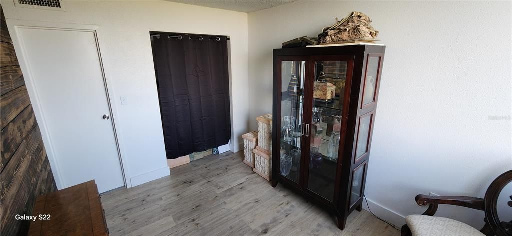 待售: $170,000 (2 贝兹, 2 浴室, 1210 平方英尺)