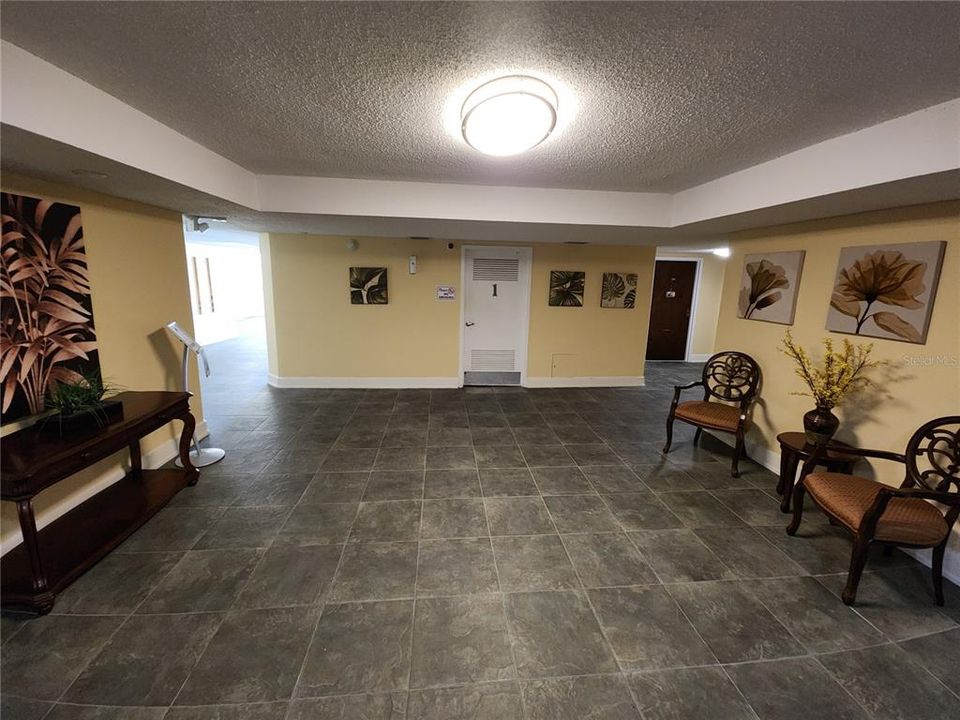 待售: $170,000 (2 贝兹, 2 浴室, 1210 平方英尺)