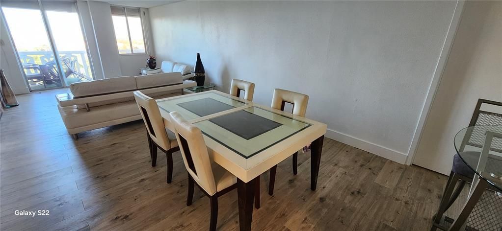 待售: $170,000 (2 贝兹, 2 浴室, 1210 平方英尺)