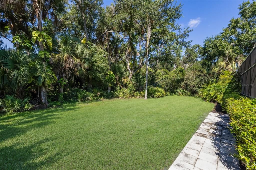 Active With Contract: $1,400,000 (4 beds, 3 baths, 4260 Square Feet)