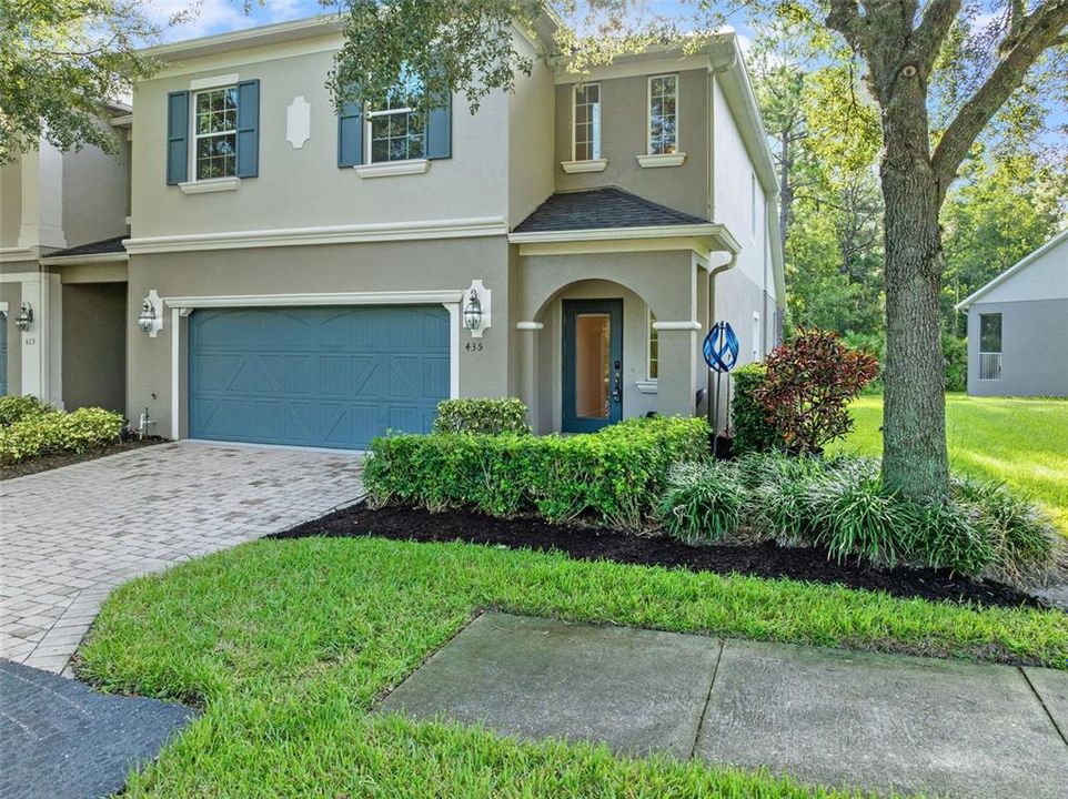 合同活跃: $449,000 (4 贝兹, 2 浴室, 2025 平方英尺)