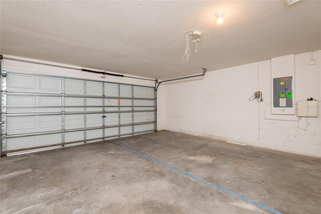 For Rent: $2,099 (3 beds, 2 baths, 1296 Square Feet)