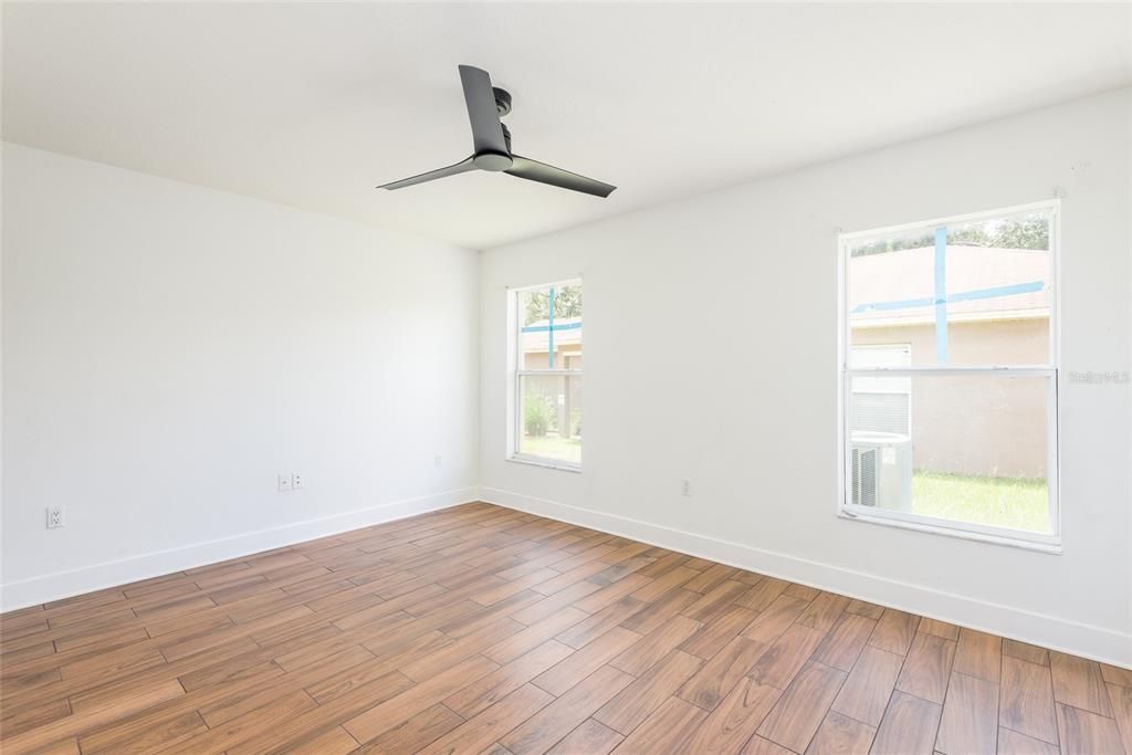 For Rent: $2,099 (3 beds, 2 baths, 1296 Square Feet)