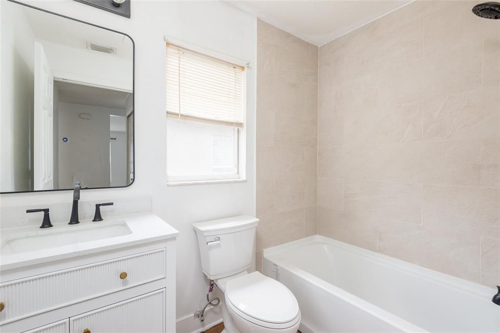 For Rent: $2,099 (3 beds, 2 baths, 1296 Square Feet)