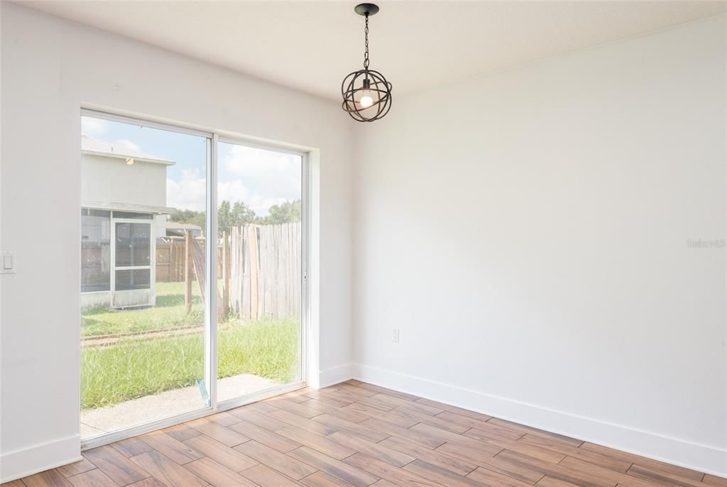 For Rent: $2,099 (3 beds, 2 baths, 1296 Square Feet)