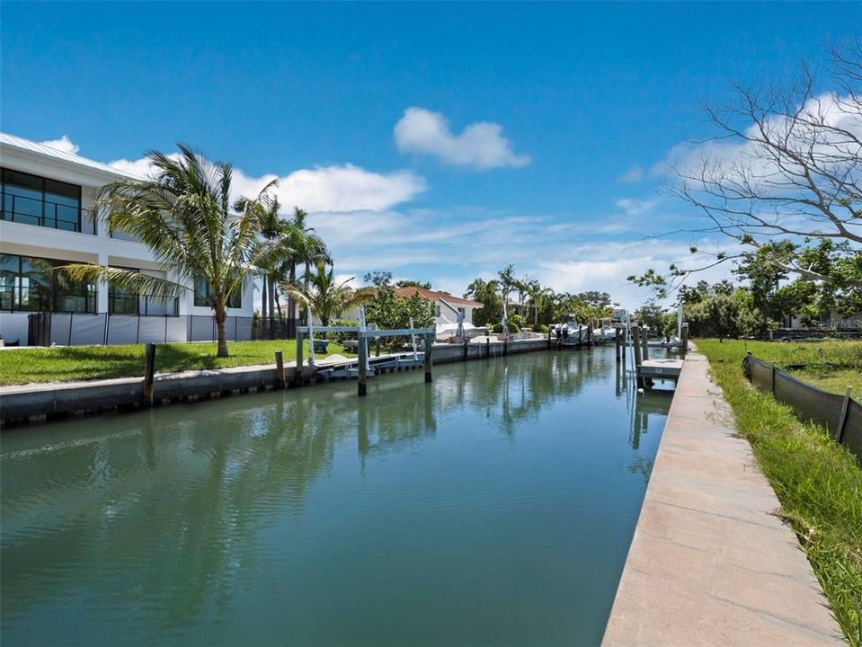 En Venta: $1,060,000 (0.23 acres)