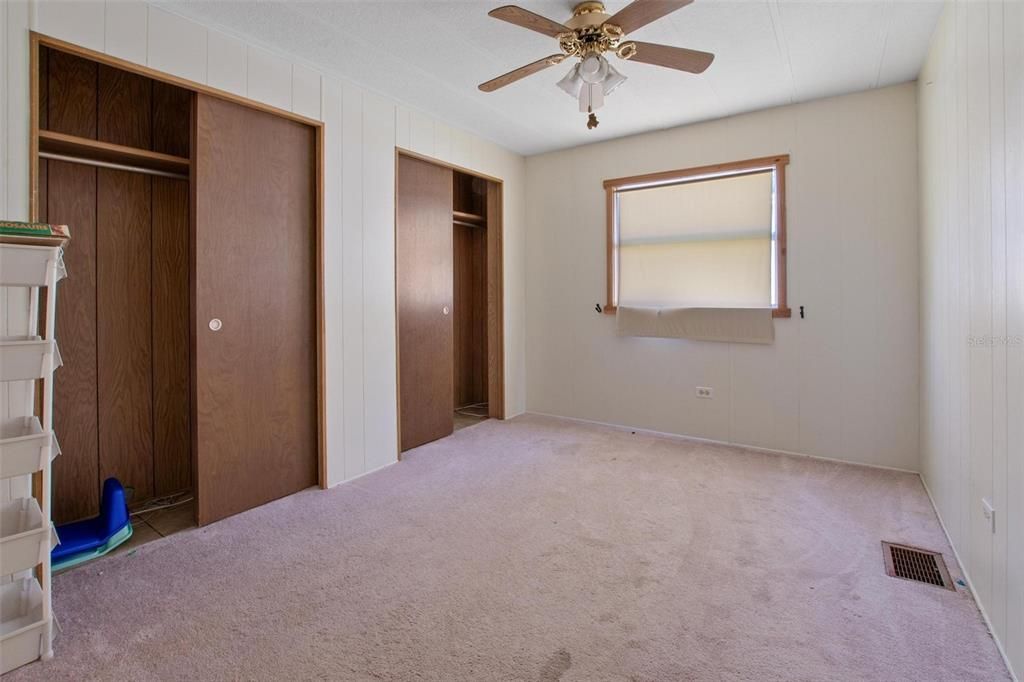 待售: $189,900 (2 贝兹, 2 浴室, 1056 平方英尺)