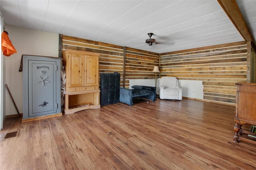 待售: $189,900 (2 贝兹, 2 浴室, 1056 平方英尺)