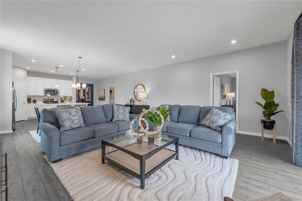 En Venta: $336,415 (4 camas, 3 baños, 2210 Pies cuadrados)