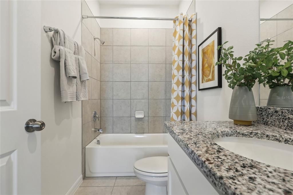 En Venta: $336,415 (4 camas, 3 baños, 2210 Pies cuadrados)