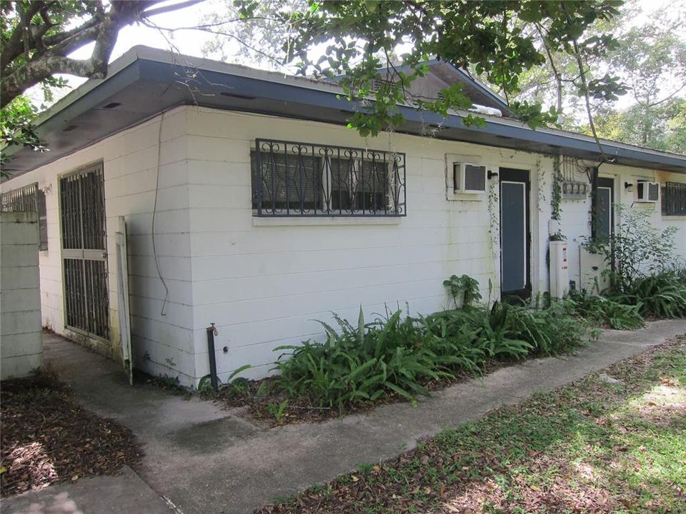 最近租的: $775 (1 贝兹, 1 浴室, 700 平方英尺)