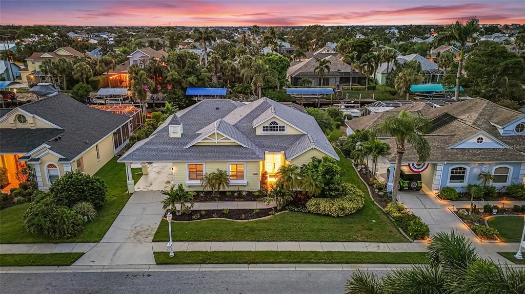 待售: $849,900 (4 贝兹, 3 浴室, 2456 平方英尺)