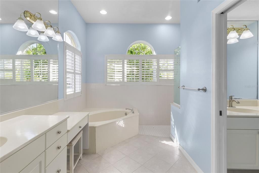 待售: $849,900 (4 贝兹, 3 浴室, 2456 平方英尺)