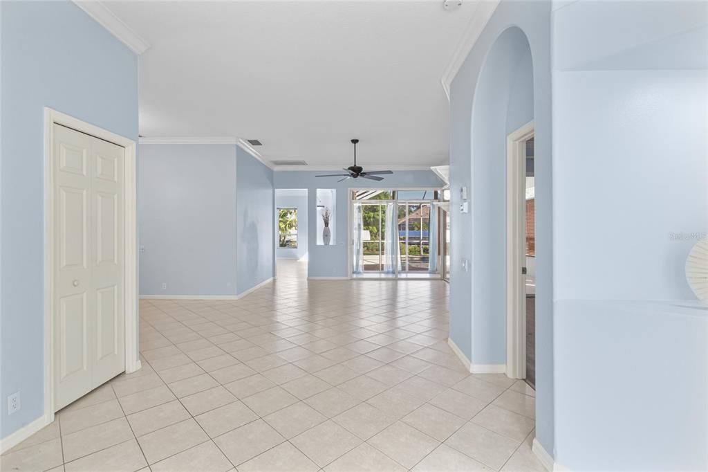 待售: $849,900 (4 贝兹, 3 浴室, 2456 平方英尺)