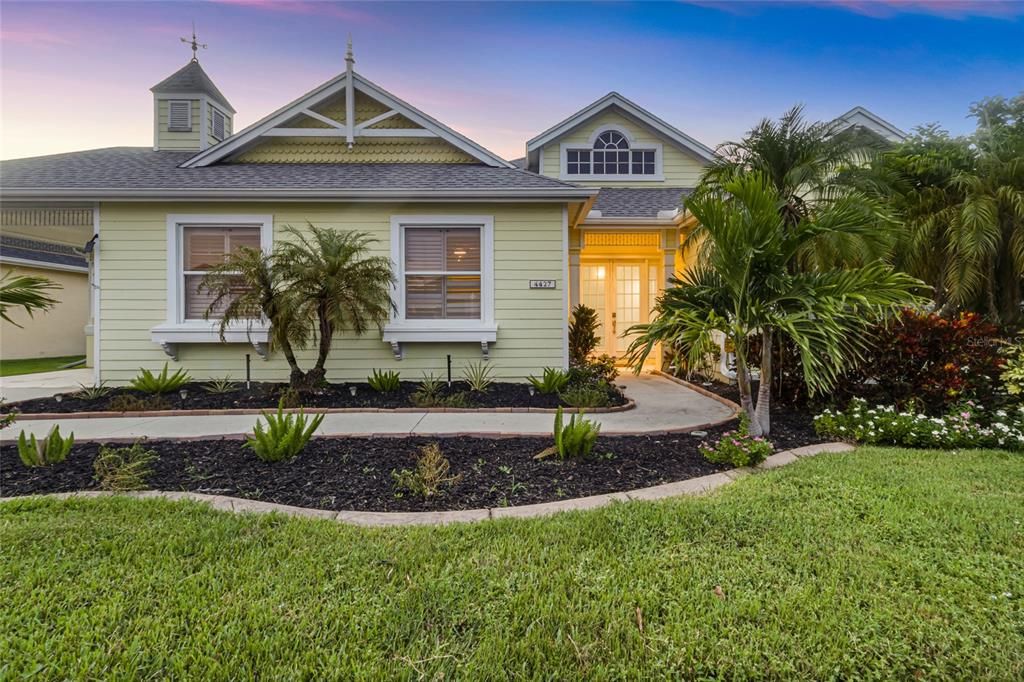 待售: $849,900 (4 贝兹, 3 浴室, 2456 平方英尺)