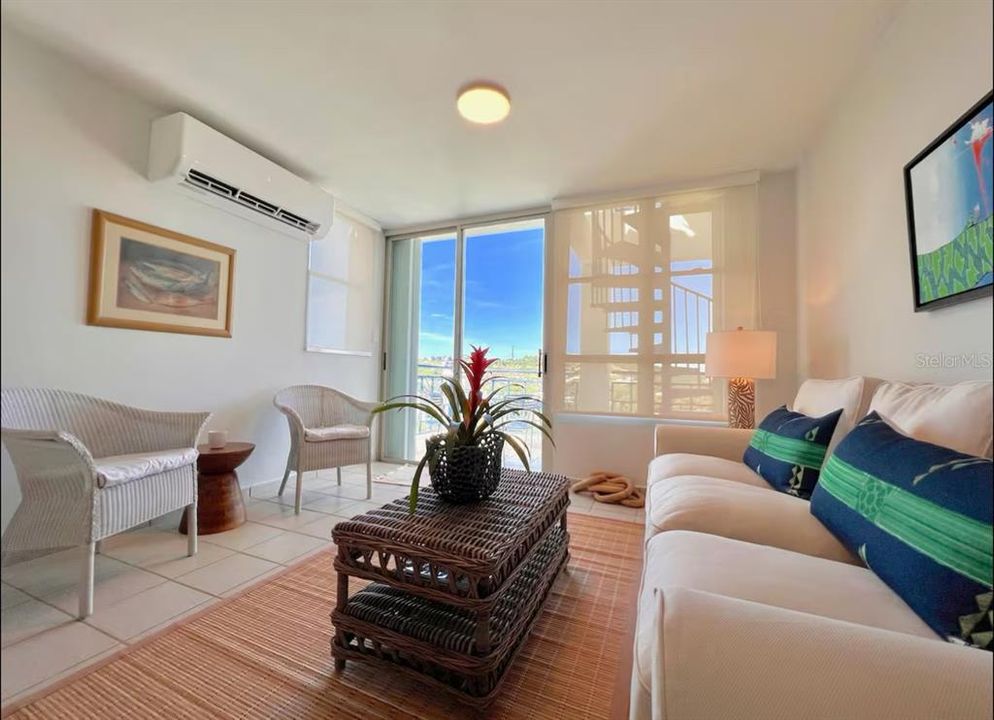 На продажу: $295,000 (3 спален, 2 ванн, 1081.95 Квадратных фут)