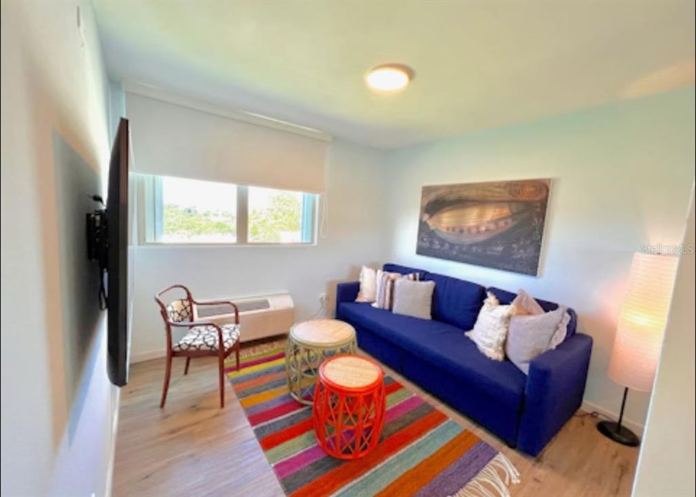 На продажу: $295,000 (3 спален, 2 ванн, 1081.95 Квадратных фут)