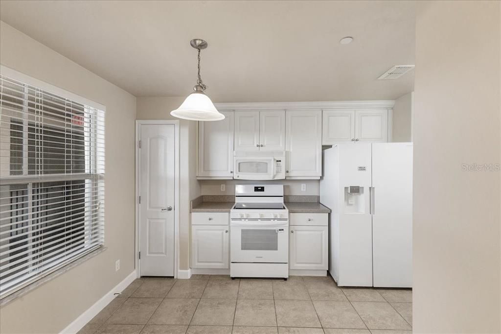 For Sale: $319,900 (3 beds, 2 baths, 1753 Square Feet)