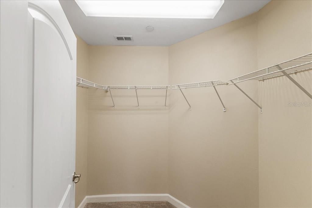 For Sale: $319,900 (3 beds, 2 baths, 1753 Square Feet)