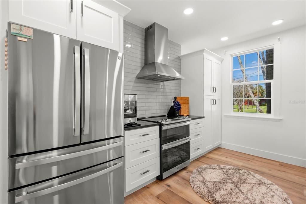 For Rent: $10,000 (3 beds, 3 baths, 2068 Square Feet)