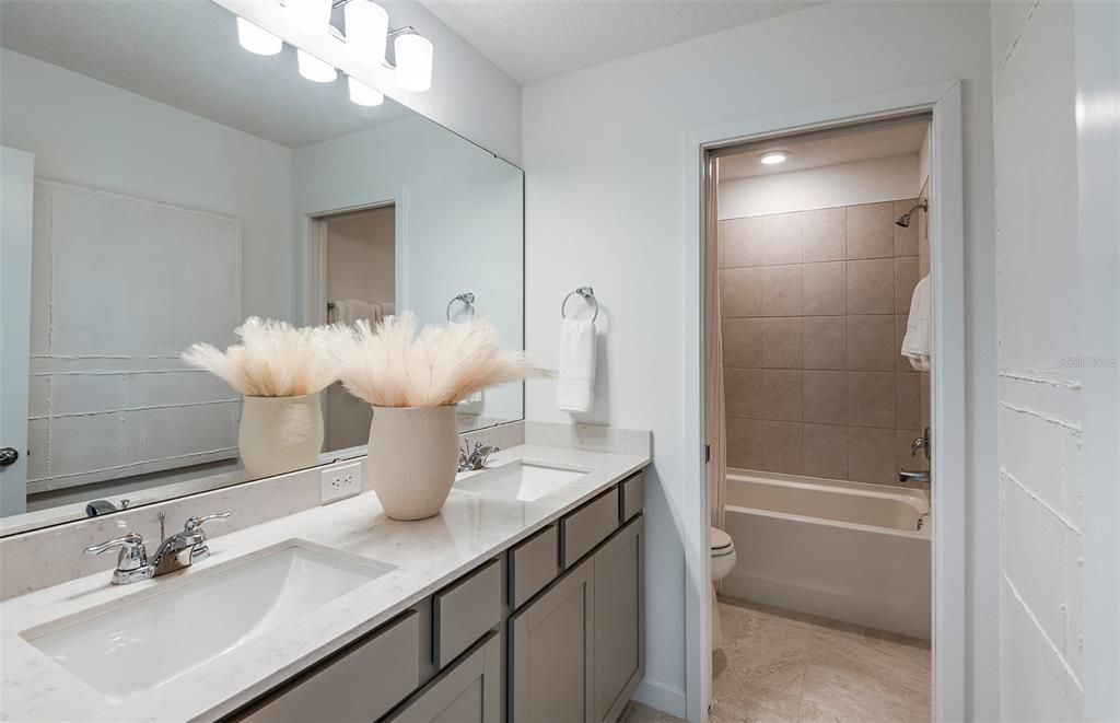 Active With Contract: $347,690 (4 beds, 2 baths, 2294 Square Feet)