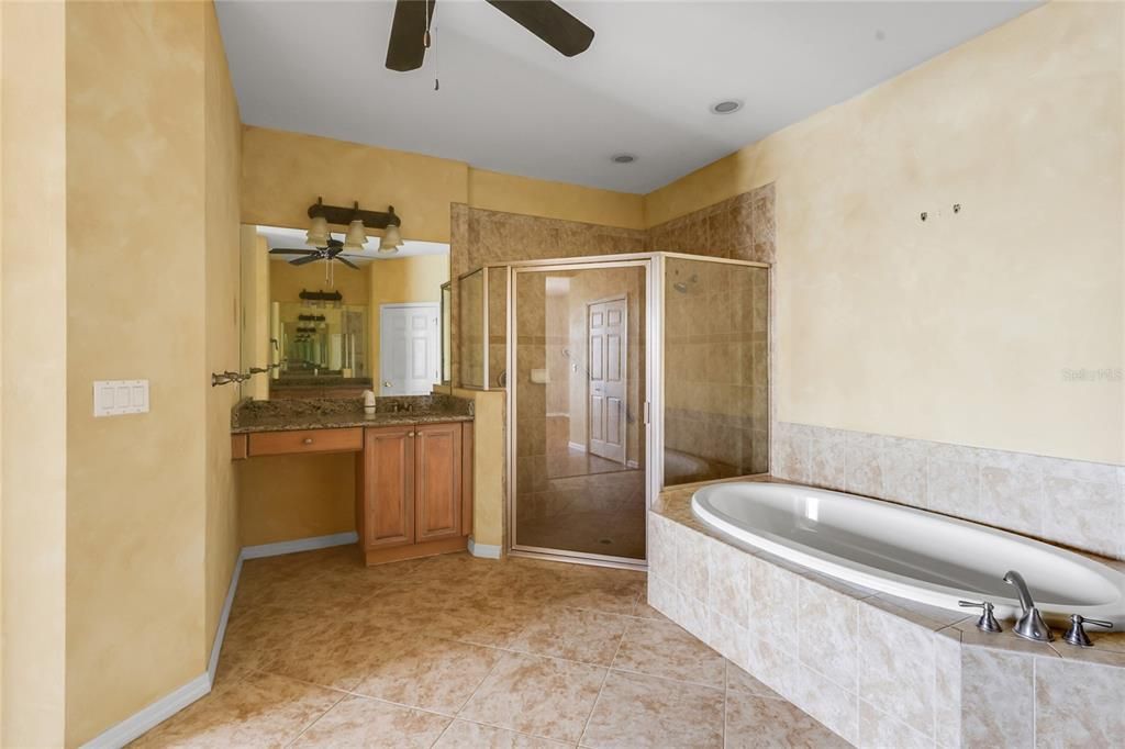 En Venta: $205,000 (2 camas, 2 baños, 1784 Pies cuadrados)