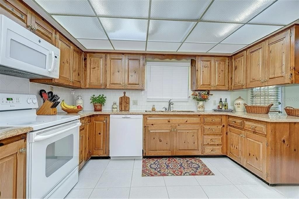 Под контрактом: $519,000 (4 спален, 3 ванн, 2306 Квадратных фут)