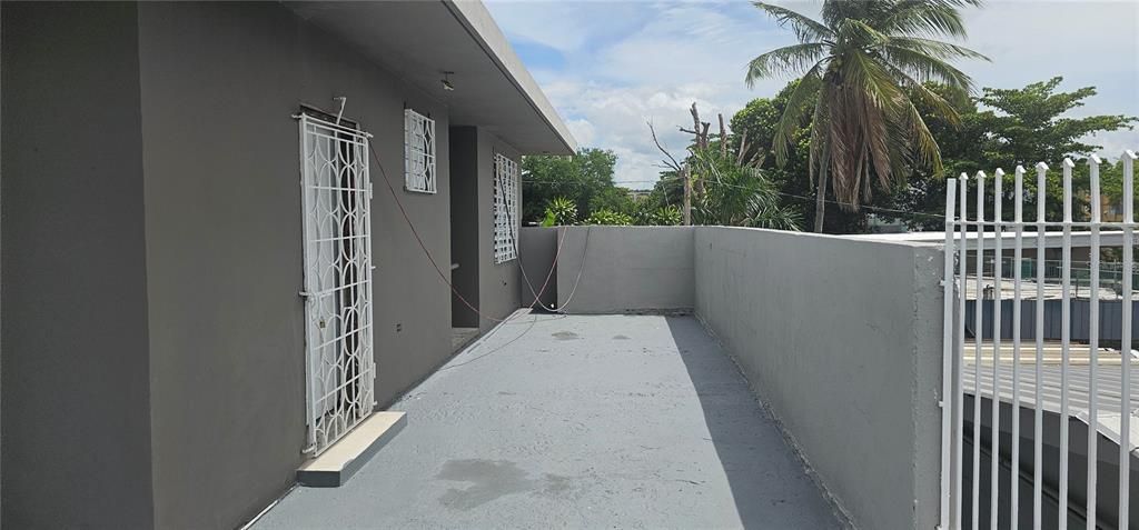 合同活跃: $185,000 (6 贝兹, 2 浴室, 1775 平方英尺)