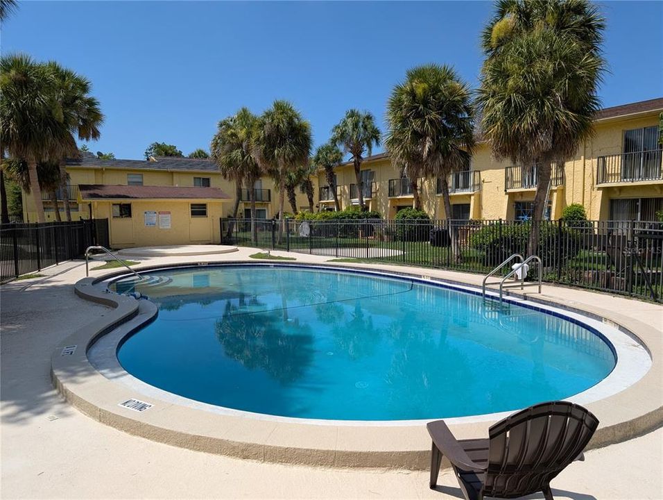 合同活跃: $1,790 (3 贝兹, 2 浴室, 1432 平方英尺)