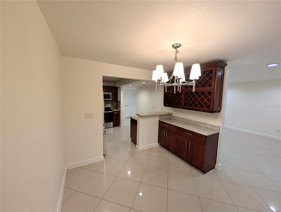 合同活跃: $1,790 (3 贝兹, 2 浴室, 1432 平方英尺)