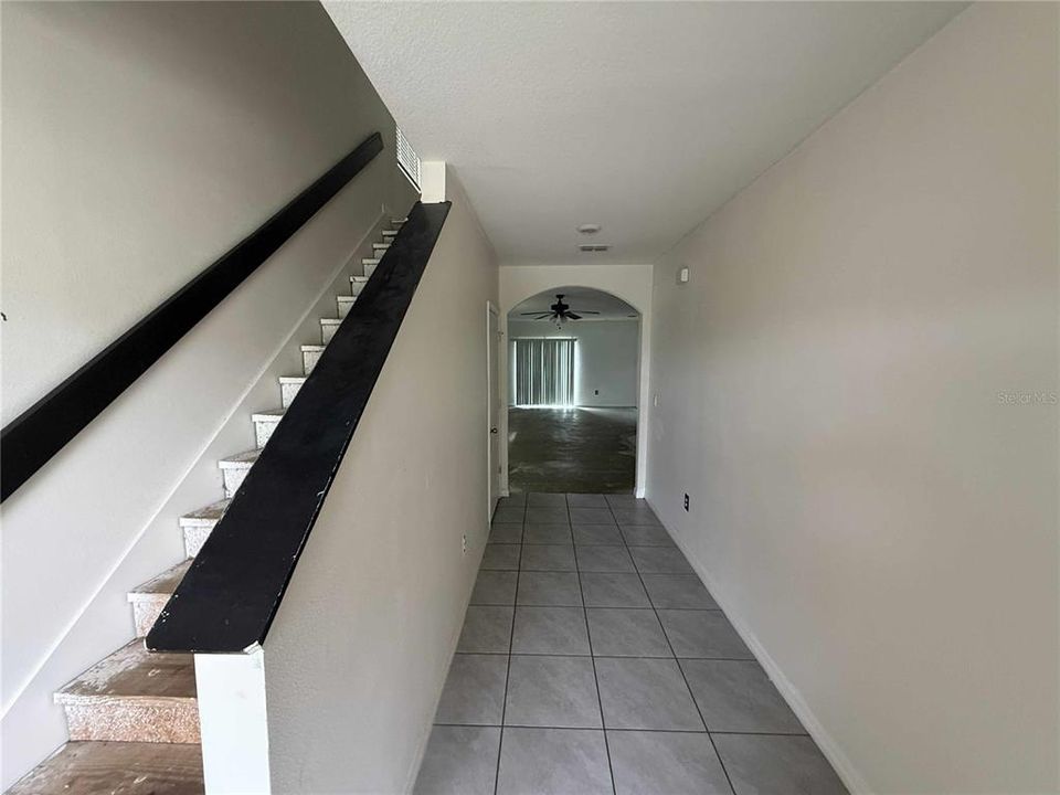 Под контрактом: $299,000 (5 спален, 3 ванн, 2447 Квадратных фут)