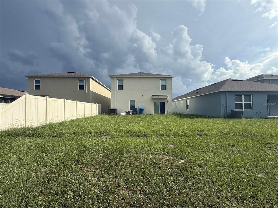 Под контрактом: $299,000 (5 спален, 3 ванн, 2447 Квадратных фут)