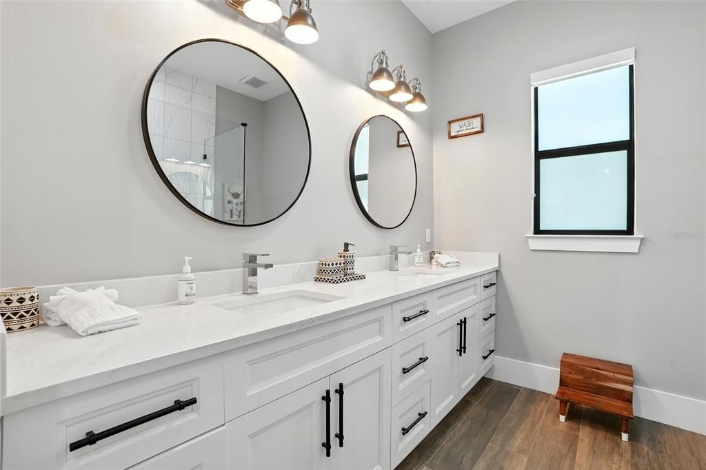 待售: $2,200,000 (4 贝兹, 3 浴室, 3485 平方英尺)