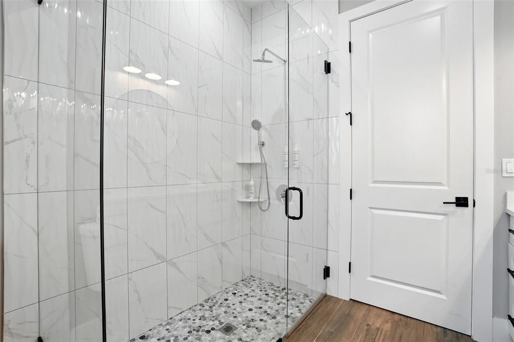 待售: $2,200,000 (4 贝兹, 3 浴室, 3485 平方英尺)