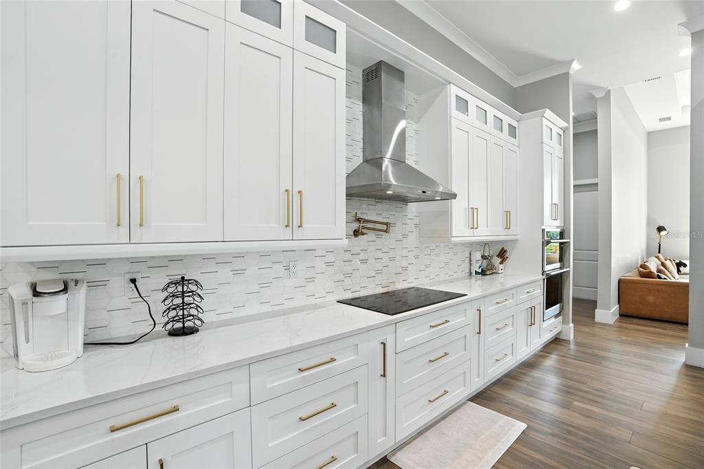 待售: $2,200,000 (4 贝兹, 3 浴室, 3485 平方英尺)