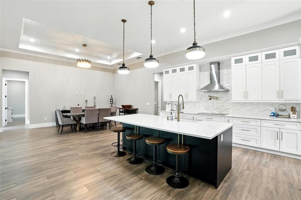 待售: $2,200,000 (4 贝兹, 3 浴室, 3485 平方英尺)