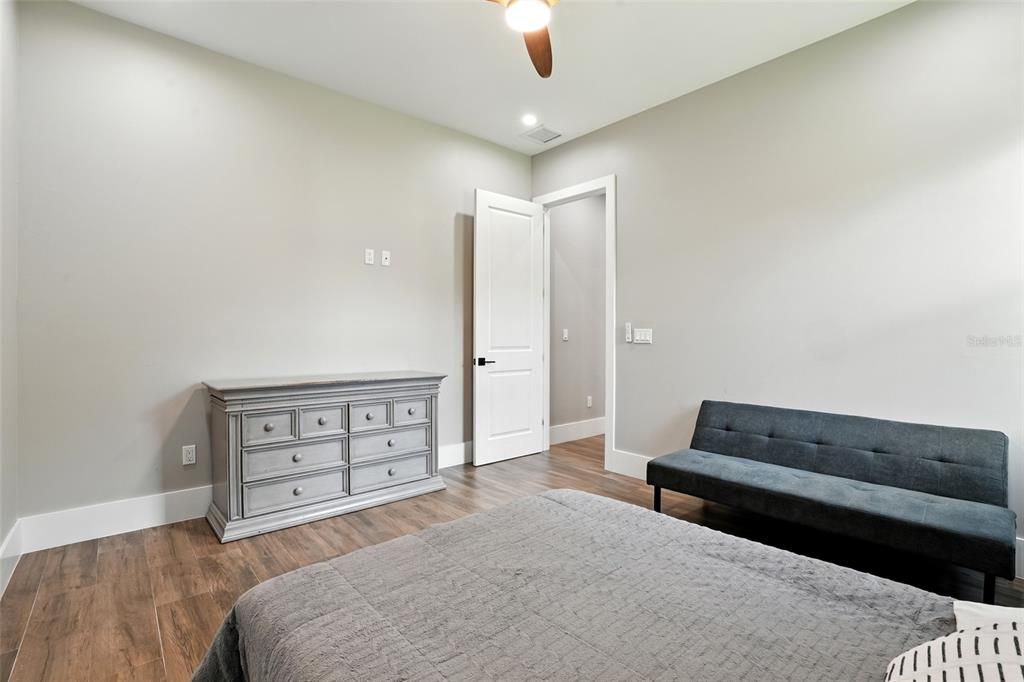 待售: $2,200,000 (4 贝兹, 3 浴室, 3485 平方英尺)