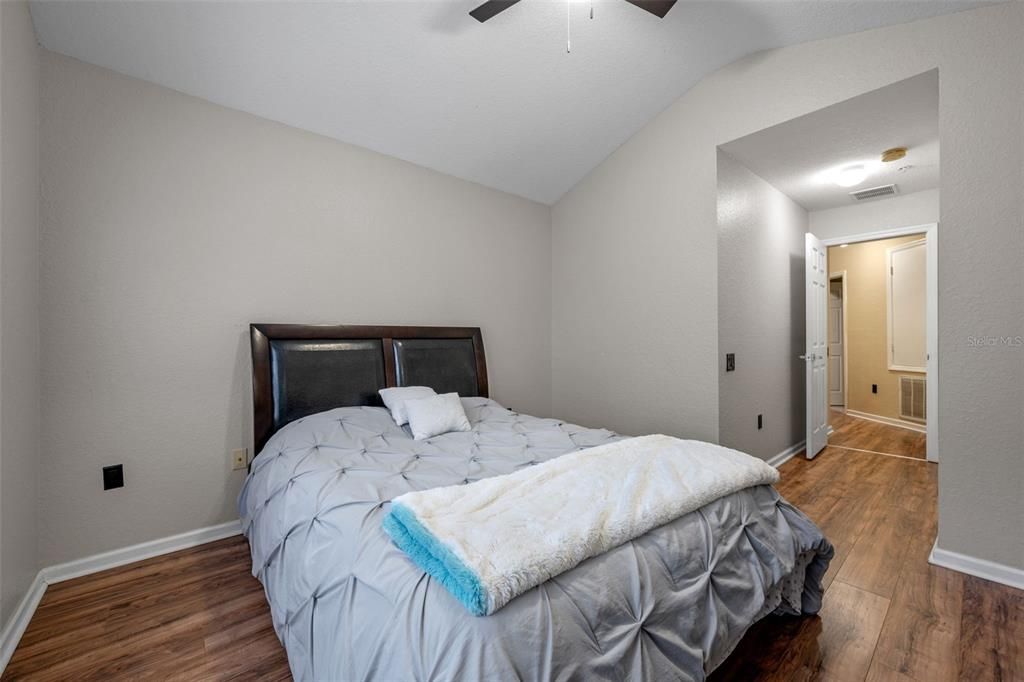 Activo con contrato: $310,000 (3 camas, 2 baños, 1682 Pies cuadrados)