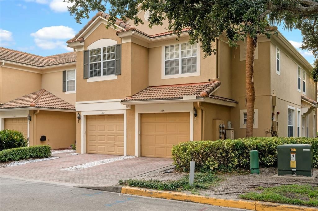 Activo con contrato: $310,000 (3 camas, 2 baños, 1682 Pies cuadrados)