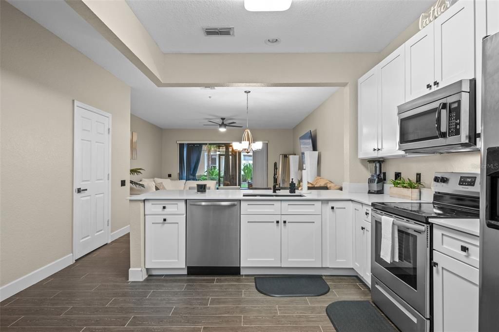 Activo con contrato: $310,000 (3 camas, 2 baños, 1682 Pies cuadrados)