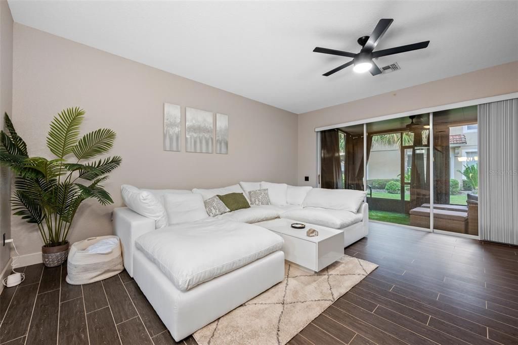 Activo con contrato: $310,000 (3 camas, 2 baños, 1682 Pies cuadrados)