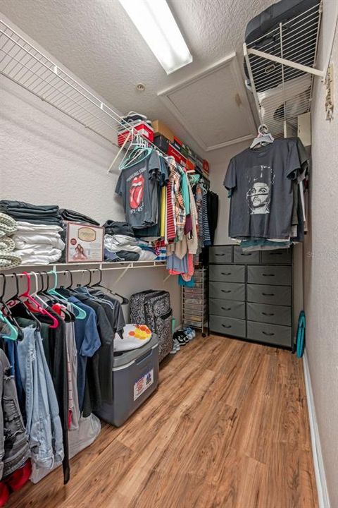 Activo con contrato: $310,000 (3 camas, 2 baños, 1682 Pies cuadrados)