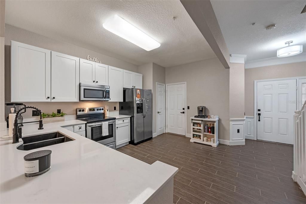 Activo con contrato: $310,000 (3 camas, 2 baños, 1682 Pies cuadrados)