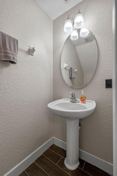 Activo con contrato: $310,000 (3 camas, 2 baños, 1682 Pies cuadrados)