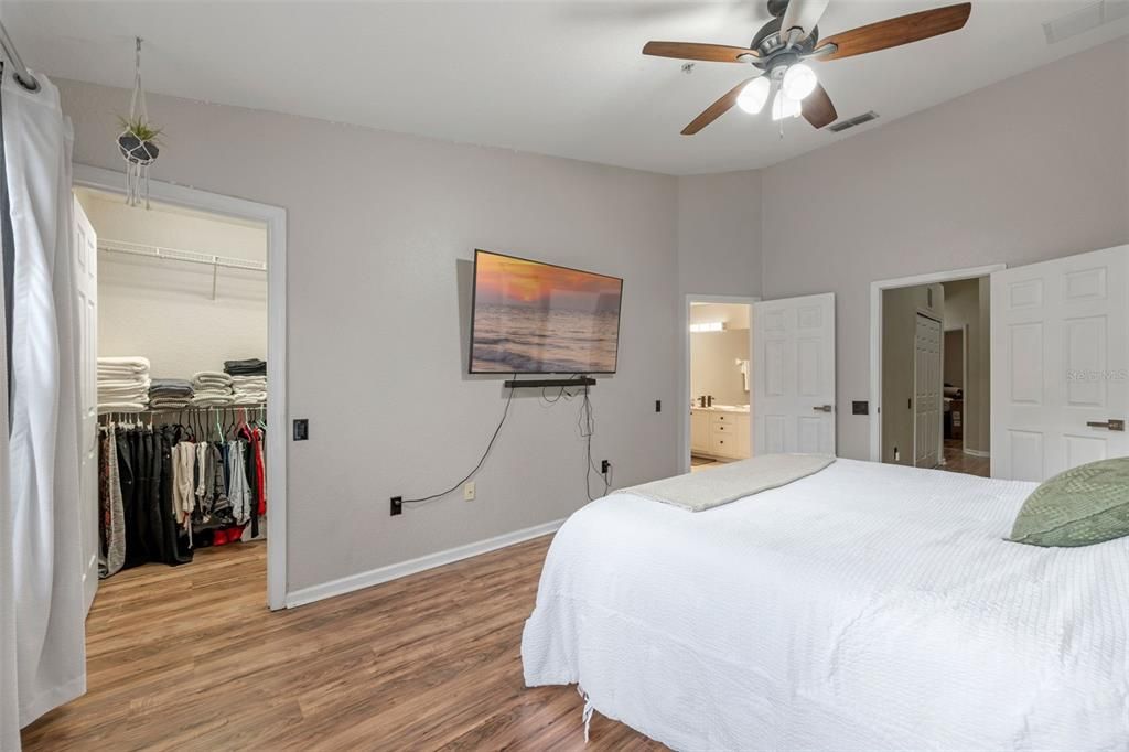 Activo con contrato: $310,000 (3 camas, 2 baños, 1682 Pies cuadrados)